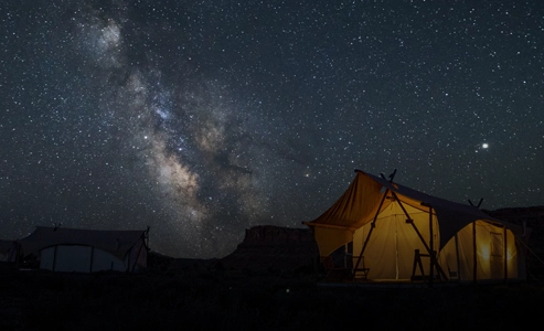 CANVAS TENTED CAMPS UNDER STARS